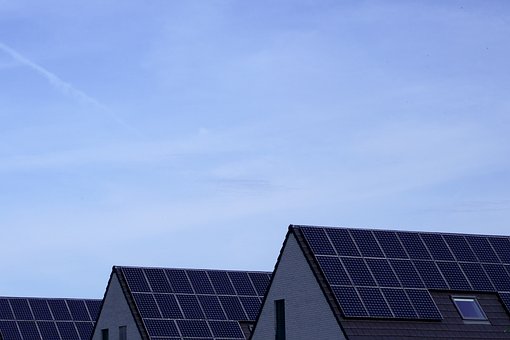 berapa lama daya tahan panel surya