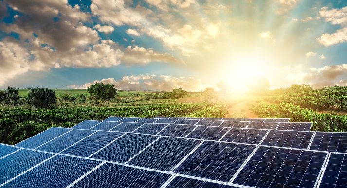 Sistem tenaga surya off-grid untuk rumah