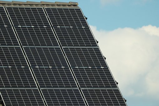 7 Keuntungan Menggunakan Solar Panel di Rumah