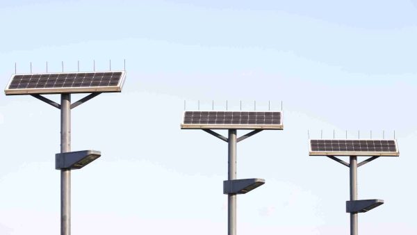 Spesifikasi lampu solar