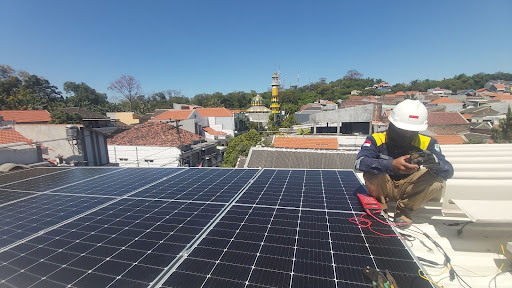 Tempat Beli PJU Solar Cell 100 Watt di Jawa Timur