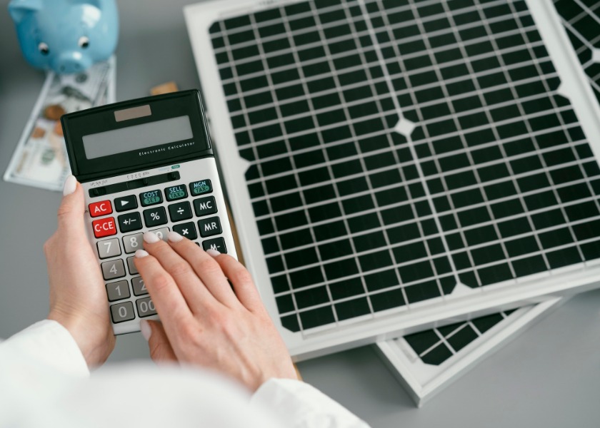 Kalkulator PLTS Rahasia Menghitung Keuntungan Ekonomi dan Lingkungan